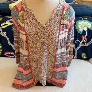 Beautiful flowy long sleeve top!
